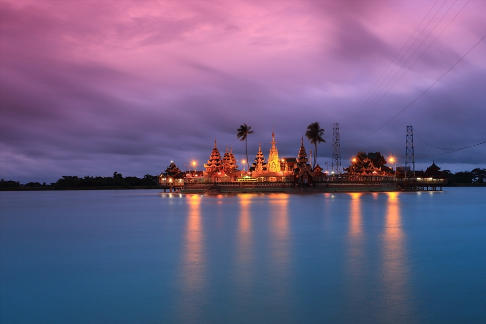 Yele Kyaut Tan Pagoda at Thanlyinn