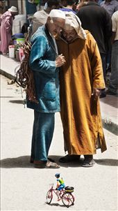 Youssef and Hasan are delighted with the self-moving toy, far from understanding the reason or the nature of it. Their childhood was far from toys as well.: by misframed, Views[224]