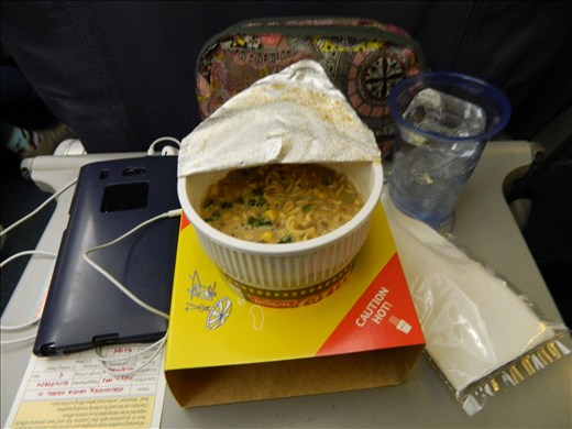 4 hours in flight got me so hungry and so bored.