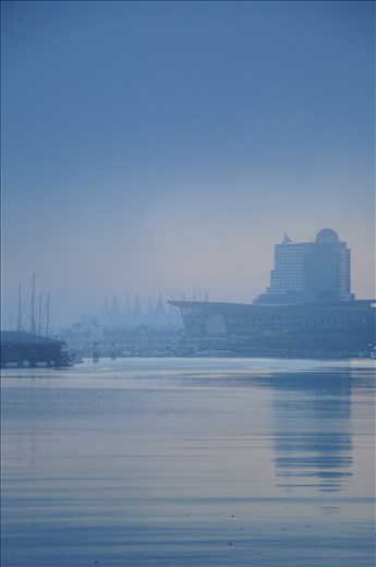 With fog so thick work had to be halted in the harbour, including use cranes.