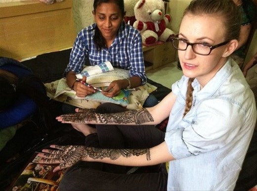 Anna getting her mendhi