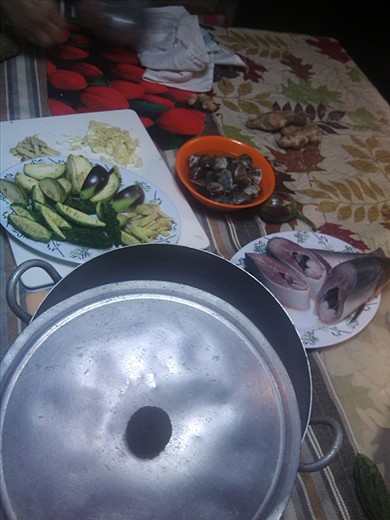 Making use of an old pot, reminding me of what grandma used backed then.