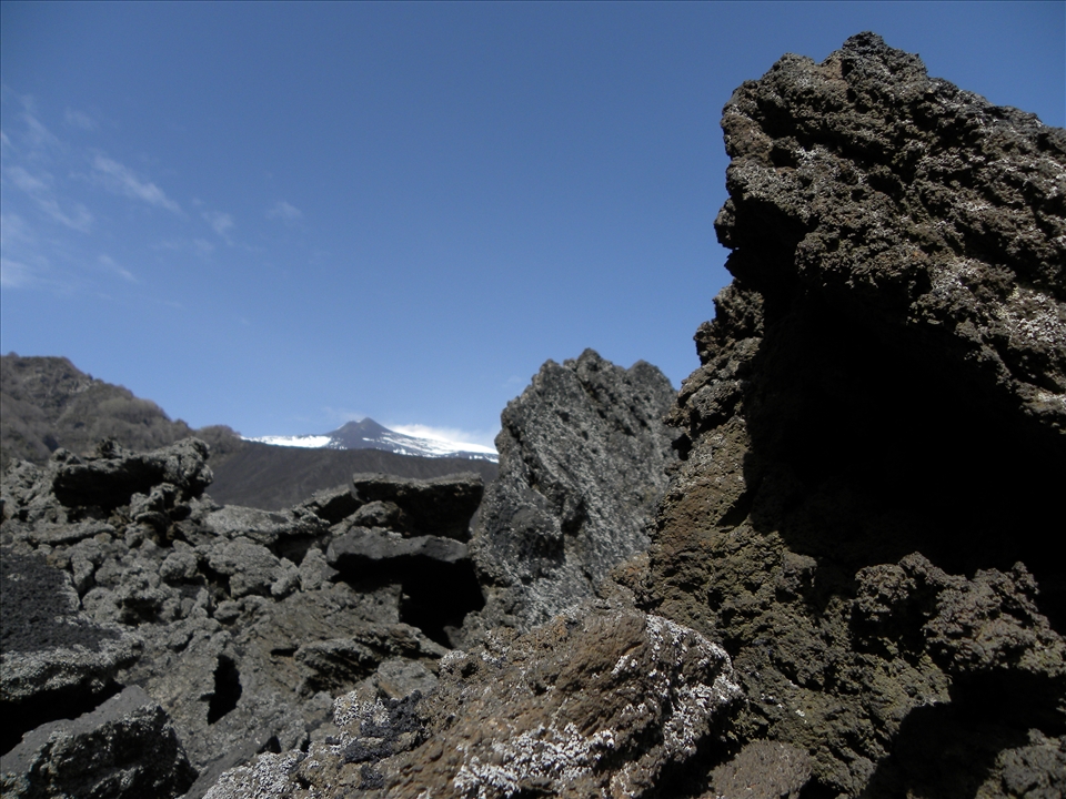 Discover the sky from the fire's stone: 