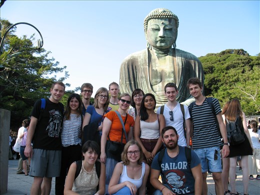 Kamakura: The obligatory group photo in front of the Daibutsu