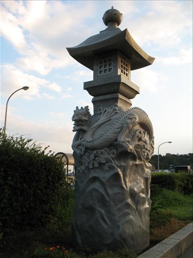 Enoshima: A nice statue... 