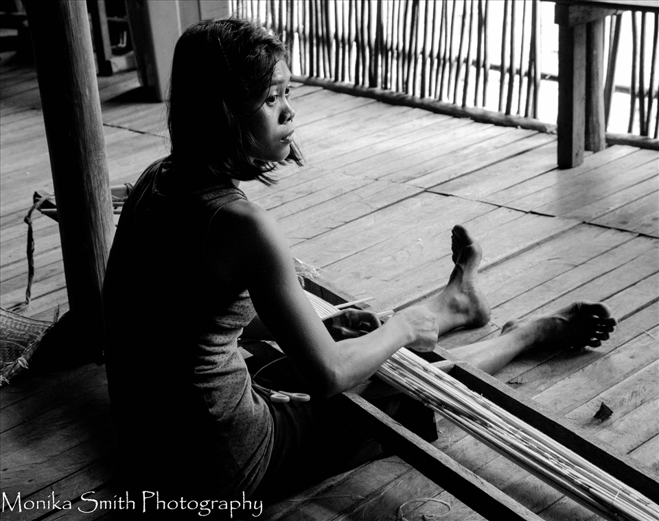 Ensait Panjang - The Weavers - Holding up tradition
