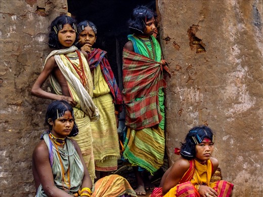 Dongria women are not only strikingly beautiful but strong as well. They contribute inside and outside the household and are on equal footing with their male counterparts; a reason why the bride price is paid to a girl's parents when she gets married which is a unique feature of their tradition. 