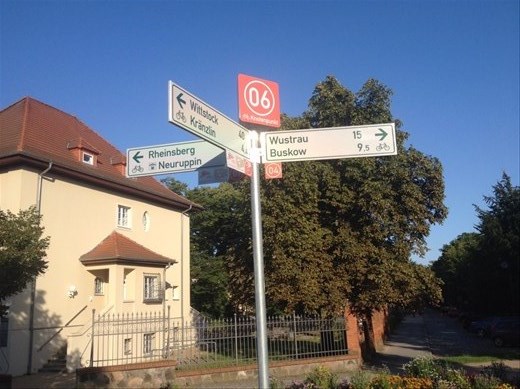 Directions for cyclists - Germans do them well.