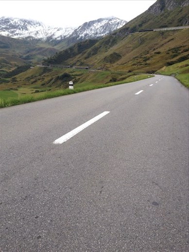Heading towards Oberalpass - fresh snow on the mountains