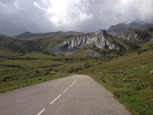 Towards Col de la Madeleine