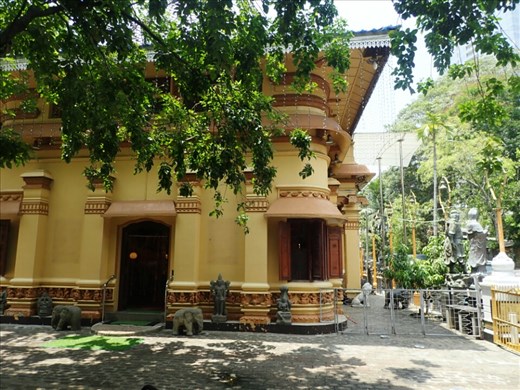 Gangaramaya temple