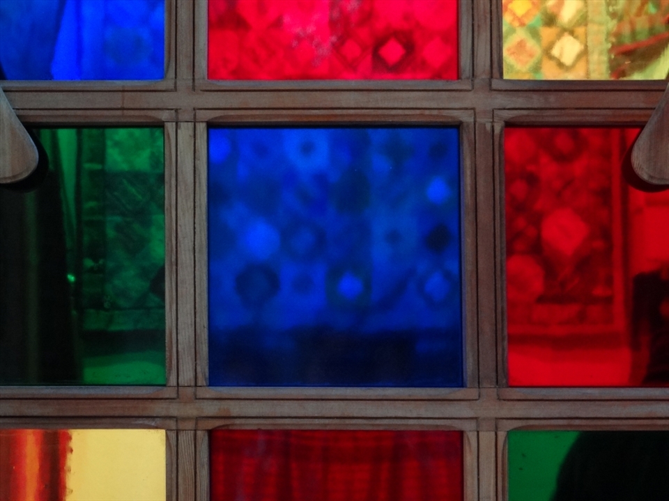 And in every shade of blue, green, red and yellow I found a tiny piece of the country. A country that shows its diversity through the simplicity of its heartfelt colors. The red of  Sahara, the blue of Chaouen and Essaouira, the yellow seen on the city walls. 