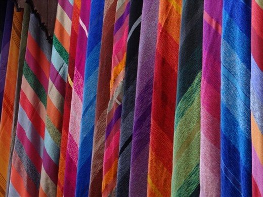 Marocco is a poetry beautifully told by its colors. From the lightest to the darkest ones, easily guiding you through its religious aspects, its joy and its depth, just by looking around. 