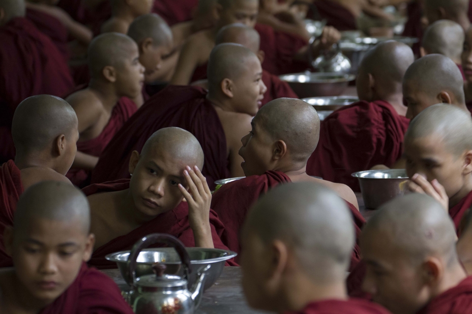 Search for enlghtment and survival in a monastry for young poor boys