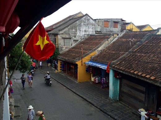 We went exploring the ancient city and toured some old gathering halls, traditional homs, and museums