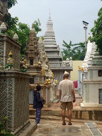 We happened upon a wat (temple)