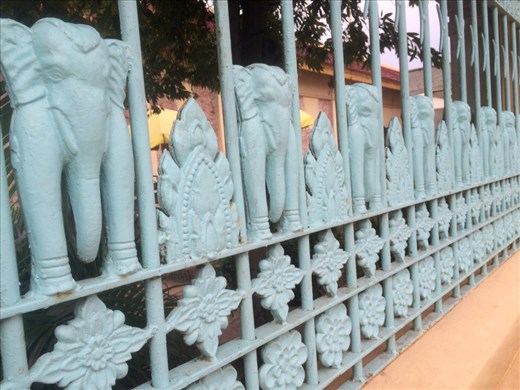 The beautiful architecture at the royal palace. 