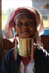 Padaung woman: by myanmar, Views[304]