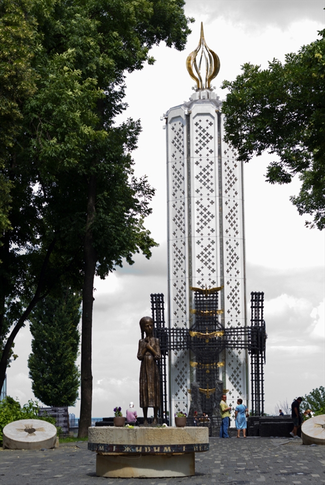 Ukraine, Kiev, Monument to the Holodomor victims, eve of independence day