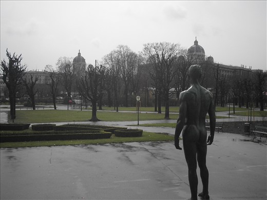 Disoriented Hippolylus on a rainy day in a park in Vienna...