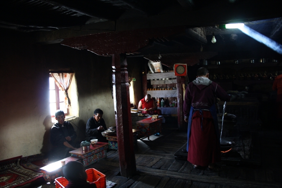 To survive in such a harsh and cold climate in Ladkah ( It goes upto -20 to -30 °C in winters) , food plays an important role.. The Preparations begins early in the morning with monks working together.