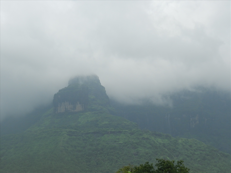 on my way when i see such a beatiful hill with over with snow 