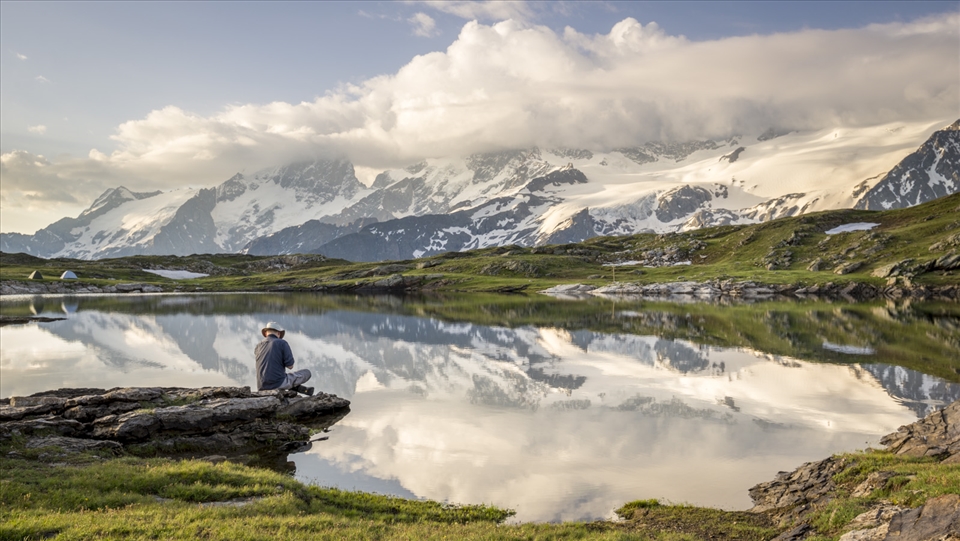 Time for some morning meditation and relaxing before heading back down.