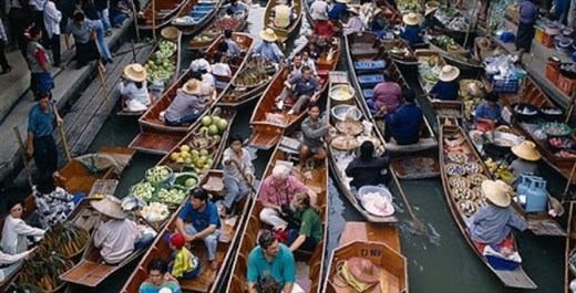 The floating markets in Thailand 
