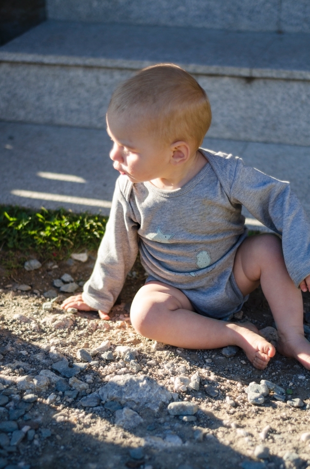Living up here taking care of cows and hikers while looking after their 1 year old  daughter is not easy.  I even took on the  parental duty while they worked to help them out.  It was great fun and I even learned  a lot about myself at the same time. She really  enjoys playing with the rocks on the ground  and all of the hikers loved her and made them  smile.