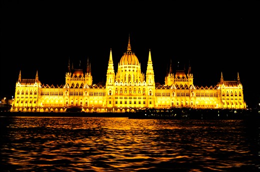 When you think about east europe,you think GREY.Not for Budapest,th YELLOW  city