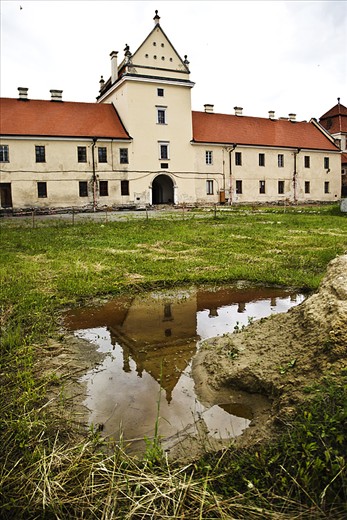 The castle of Żółkiewski, one of the main attractions of Zhovkva. 