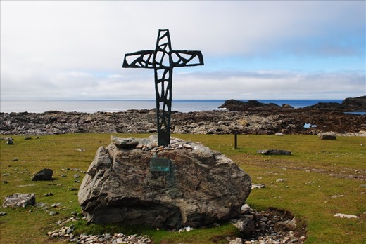 Erected in memory of American students who were tragically drowned of the coast in the 1970's.

