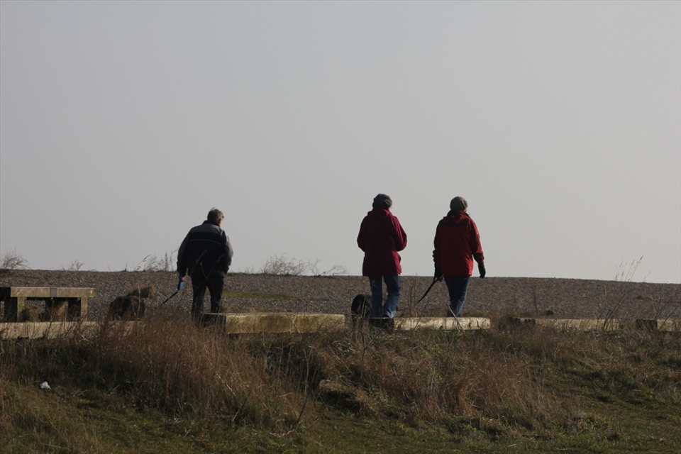 This path runs from Sizewell to Alderburgh seperating the beach from the road. 