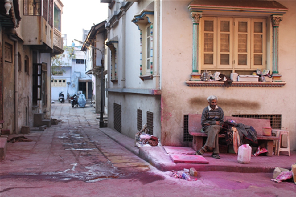 The city of Ahmedabad is famous for their Kite Flying festival in January. The string of the kites is dyed pink and laced with glass powder to competitively contest with other participants from the rooftops. This is a celebration of the end of the winter months welcoming in summer.  The contrast between the ancient architecture juxtaposed with the contemporary synthetic dye used for the traditional festival reveals the layers of India’s extensive history and cultural strength.