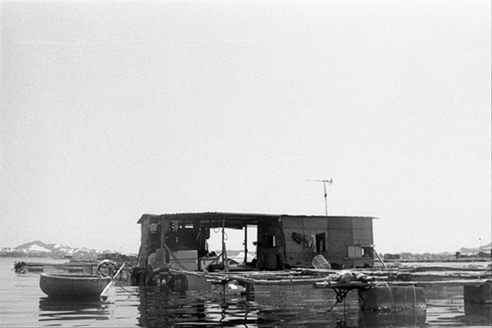 The divers and their families live on the floating platoons all year round.