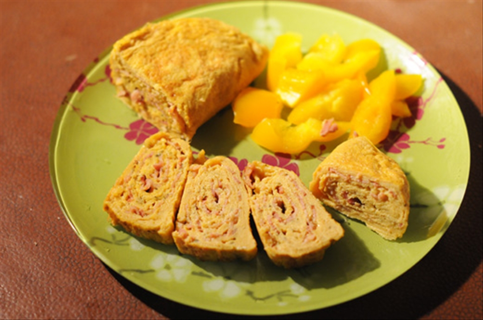 Tamago-yaku cut with paprika (bacon inside!)