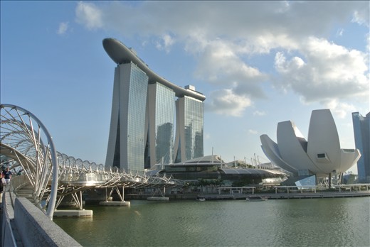 Singapore Skyline-Helix Bridge, Sky bar ad\nd science centre