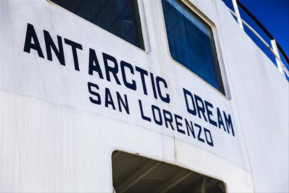 Boat on te jetty of Ushuaia. Perfect summary of my state of mind while there.