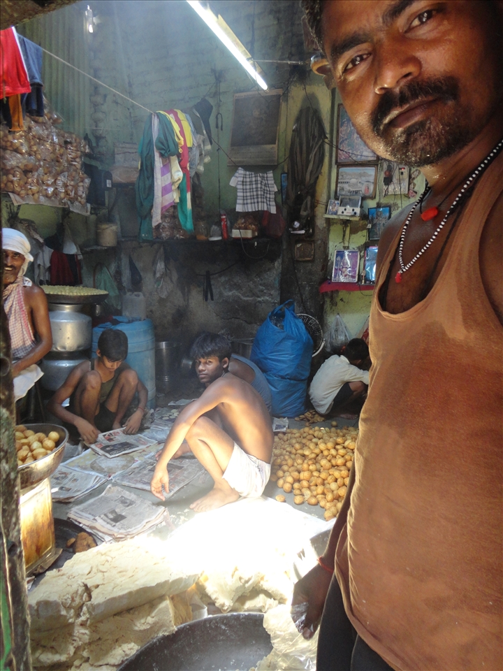 Dharavi's illegal food factories: this small room produces 10,000 'puris' daily