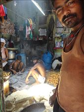 Dharavi's illegal food factories: this small room produces 10,000 'puris' daily: by nonietuxen, Views[785]