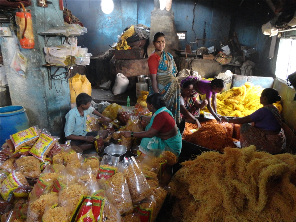 One of many illegal factories housed in Dharavi: this factory produces 'farsan'