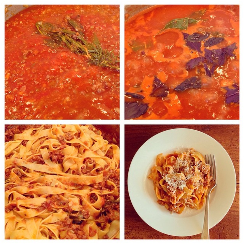 Tagliatelle al ragù bolognese in the making & final dish.