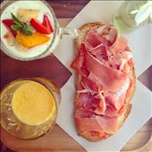 Freshly squeezed orange juice; muesli, yoghurt & fruit parfait; & pan con tomate y jamón (toasted sourdough rubbed with garlic & smothered in tomatoes & Serrano ham): by noodles, Views[280]