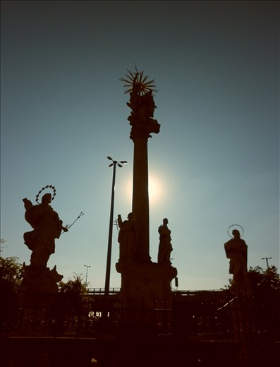 Me encanta esta foto. Ellos te reciben antes de caminar por encima del Danubio