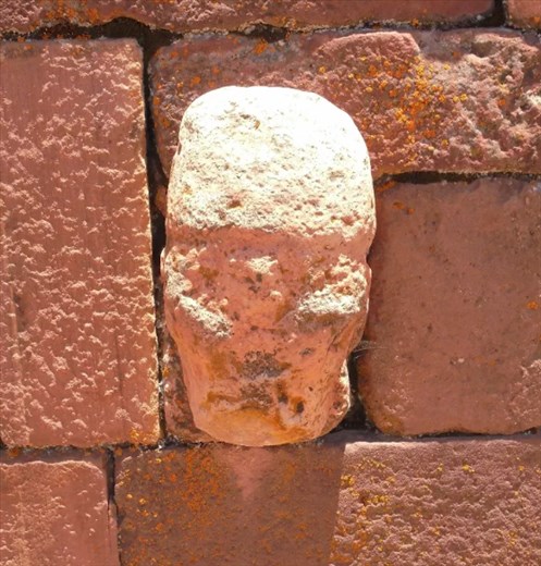 ¡Alien en Tiwanaku, se ve clarito, es un gris!