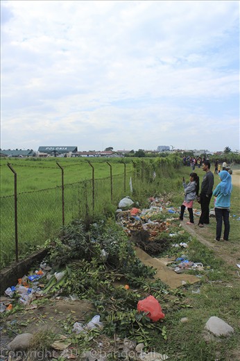 Unfortunately this park still needs more attention from the local government.

Many trash scattered on some spots.