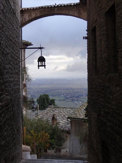 A beautiful alley in San Francisco´s hometown of Assisi. Its considered the city of peace. If you go there, you´ll definatelly understand why.
