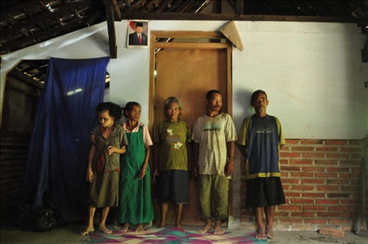 the origin of the idiot village is due to inbreeding and lack of education