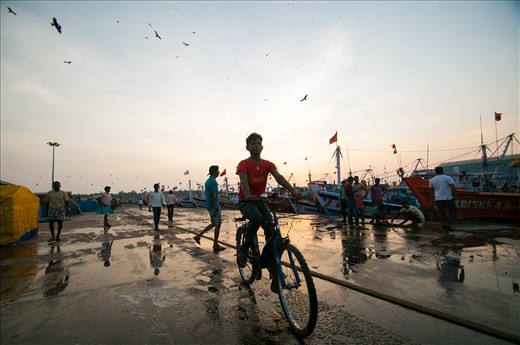After a hectic day of fishing activities, Its time to chit-chat, go home, relax and get ready for the second day.
#Location:  natural fishing harbour of Malpe,at Udupi,India.
