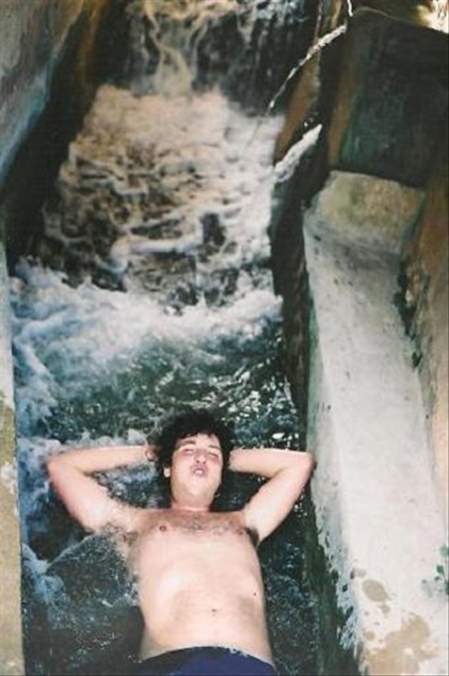 Baño relajante en una acequía, Cámara Pentax Mx, Analógico sin retoques